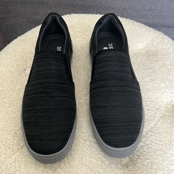 Men’s size 11 Deer Stags Bryce Black memory foam slip on shoes. - Picture 2 of 9